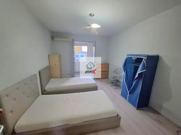 Tirane, jepet me qera apartament 2+1+Aneks+Ballkon Kati 5, 90 m² 600 €