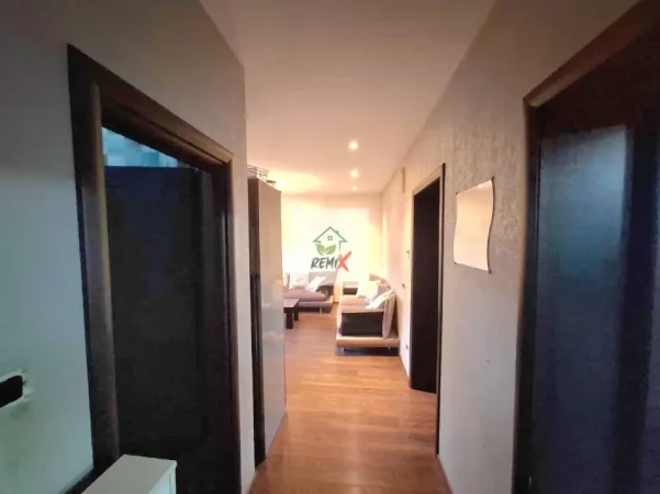 Tirane, jepet me qera apartament 2+1+Aneks+Ballkon Kati 5, 90 m² 600 €