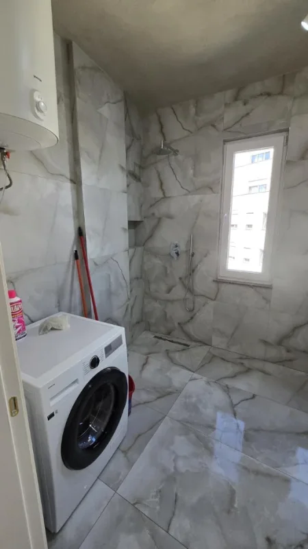 Tirane, jepet me qera apartament 1+1 Kati 8, 65 m² 600 € (Astir)