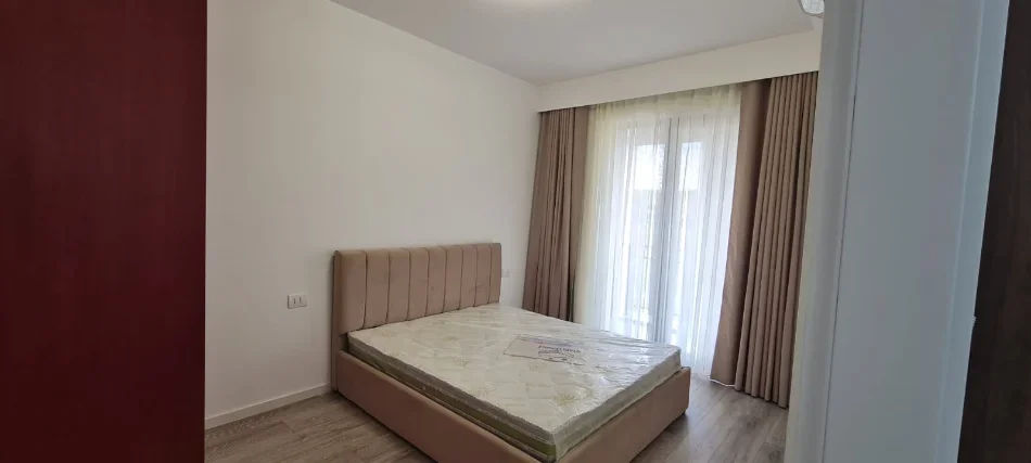 Tirane, jepet me qera apartament 1+1 Kati 2, 65 m² 500 € (Yzberisht)