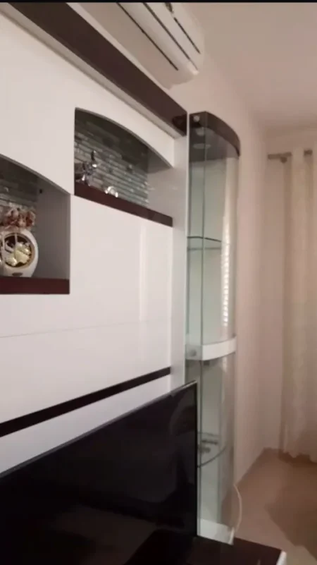 🏡 Jepet me Qera Apartament 1+1 ne Astir prane Bar Artisti, 400 MIJE LEKE