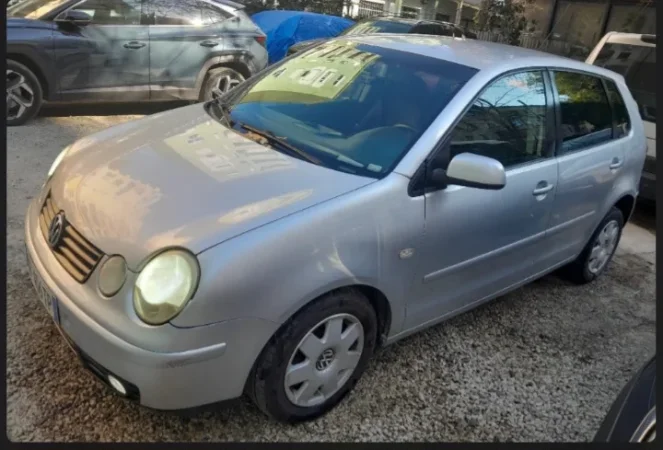 Tirane, shes Volkswagen Polo 1.4 nafte,  2.700 €