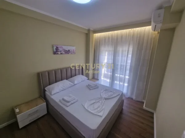 Tirane, jepet me qera apartament 2+1 Kati 5, 85 m² 650 € 