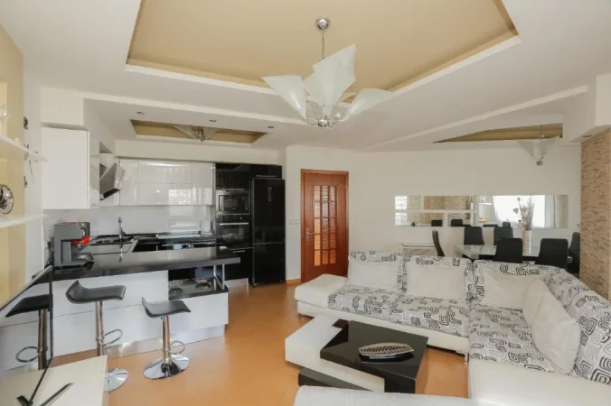 Tirane, jepet me qera apartament 3+1 Kati 3, 154 m² 780 € (prane Hotel Ferrari, Don Bosko)