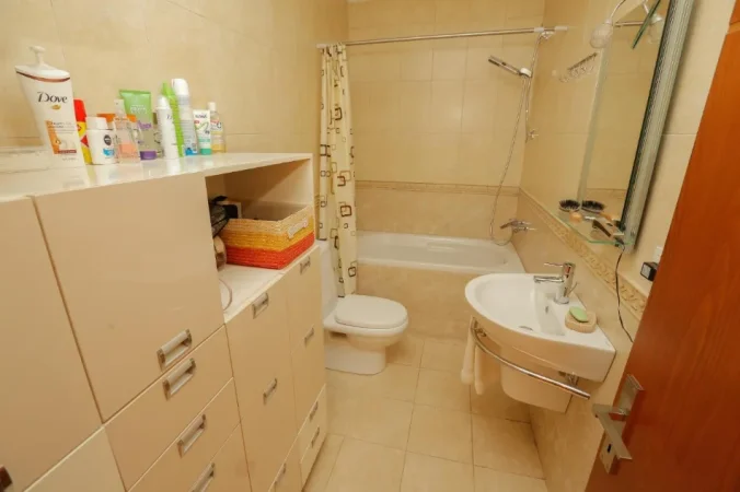 Tirane, jepet me qera apartament 3+1 Kati 3, 154 m² 780 € (prane Hotel Ferrari, Don Bosko)