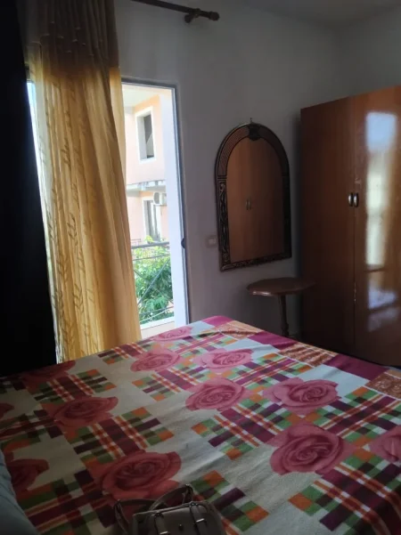 Tirane, jepet me qera apartament 1+1 Kati 2, 60 m² 300 € (Kodra e Priftit)