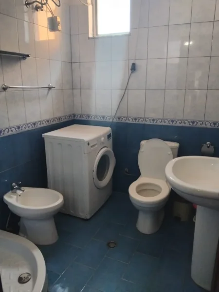 Tirane, jepet me qera apartament 1+1 Kati 2, 60 m² 300 € (Kodra e Priftit)