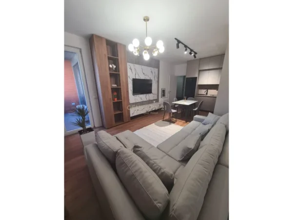 Tirane, jepet me qera apartament 1+1 Kati 3, 70 m² 700 € 