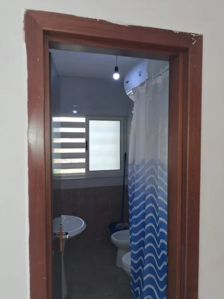 Tirane, jepet me qera apartament 1+1 Kati 5, 45 m² 400 € (Ish Fusha e Aviacionit)