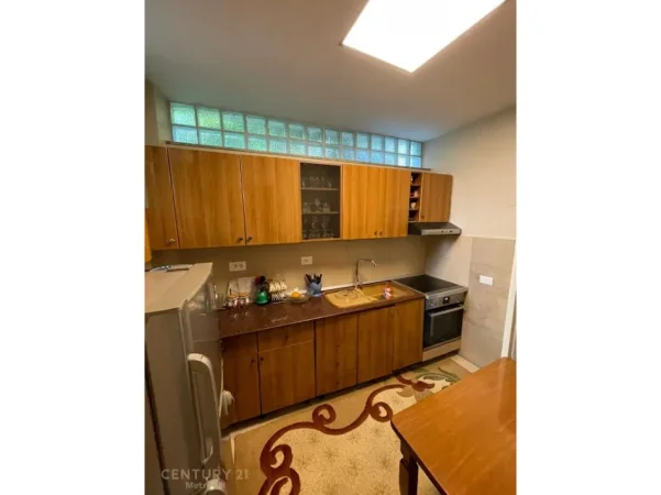 Tirane, shes apartament 2+1 Kati 1, 120 m² 160.000 € (allias)