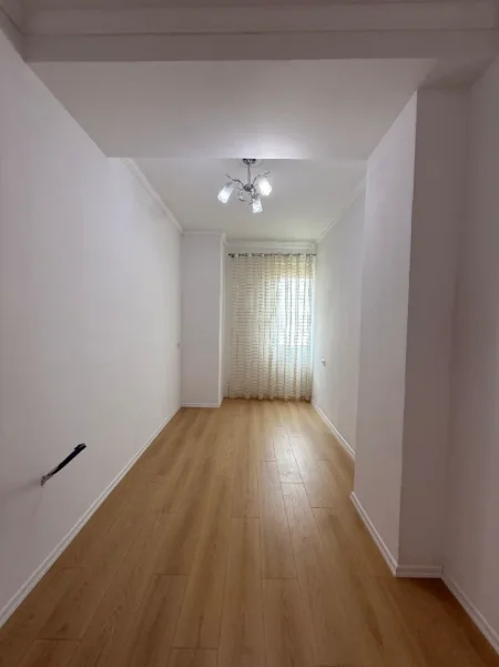 Tirane, shitet 2+1+Ballkon Kati 2, 88 m², Fresk, Rruga e Dajtit, 🏷️ Çmimi: 13.500.000 Leke