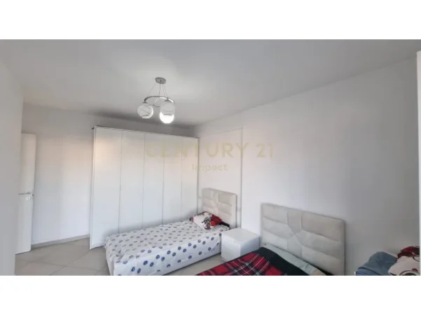 Tirane, jepet me qera apartament 2+1 Kati 1, 107 m² 850 € (fiori di bosco)