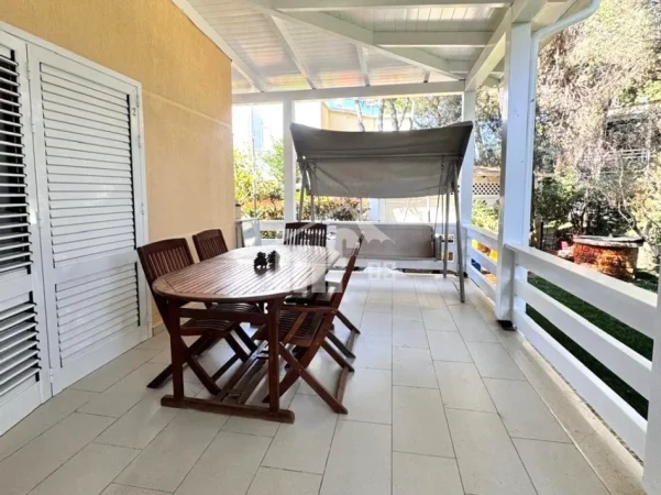Durres, shitet Vile 2 Katshe , 177 m² 477.000 € (LURA 1, GJIRI I LALZIT)