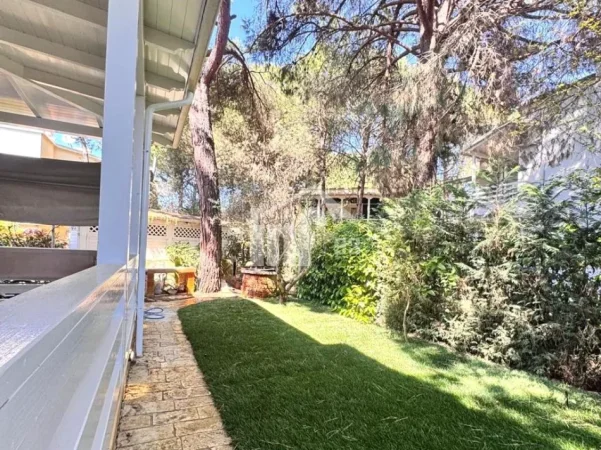 Durres, shitet Vile 2 Katshe , 177 m² 477.000 € (LURA 1, GJIRI I LALZIT)