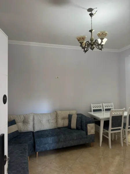 Tirane, jepet me qera apartament 1+1 Kati 1, 60 m² 400 € (PRANE UET)