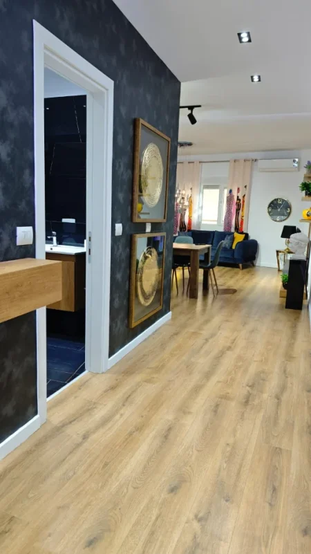 Tirane, jap me qera apartament 2+1+Ballkon Kati 7, 105 m² 950 € (Rruga Tish Dahia, prane German Computers)