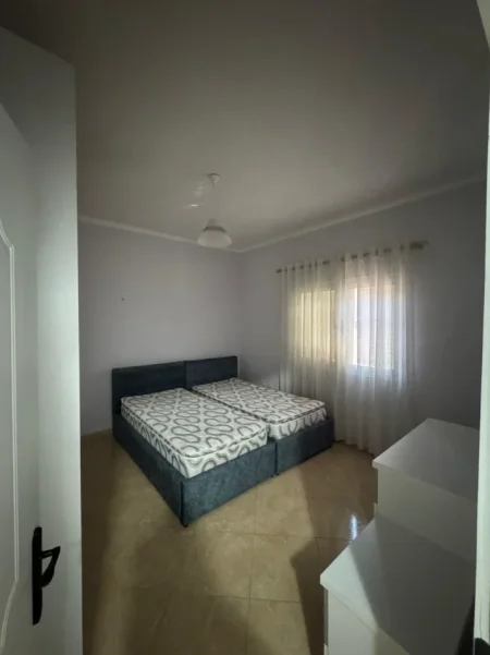 Tirane, jepet me qera apartament 1+1 Kati 1, 60 m² 400 € (PRANE UET)