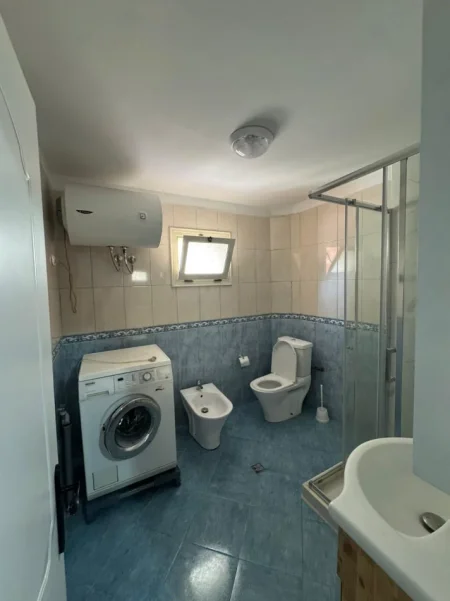 Tirane, jepet me qera apartament 1+1 Kati 1, 60 m² 400 € (PRANE UET)