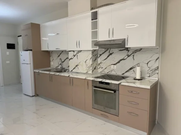 Tirane, jepet me qera apartament 1+1 Kati 6, 70 m² 650 € (Prokuroria e Tiranes)