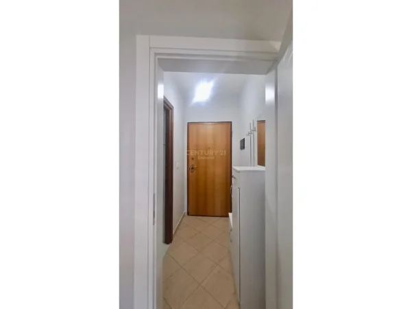 Tirane, jepet me qera apartament 1+1 Kati 3, 52 m² 450 € (Xhamllik)