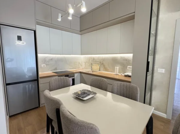 Tirane, jepet me qera apartament 2+1 Kati 6, 104 m² 600 € (Yzberisht)