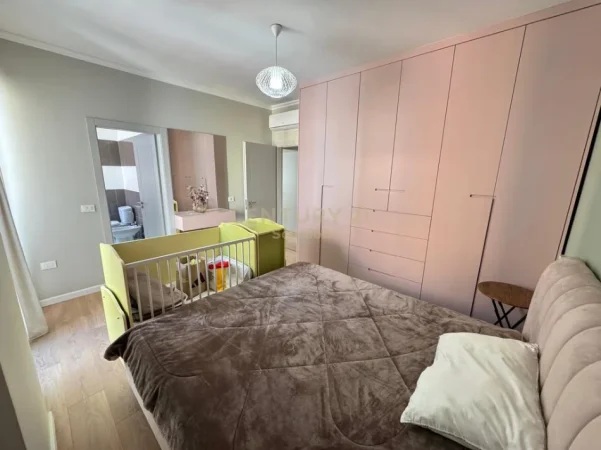 Tirane, jepet me qera apartament 2+1 Kati 6, 104 m² 600 € (Yzberisht)