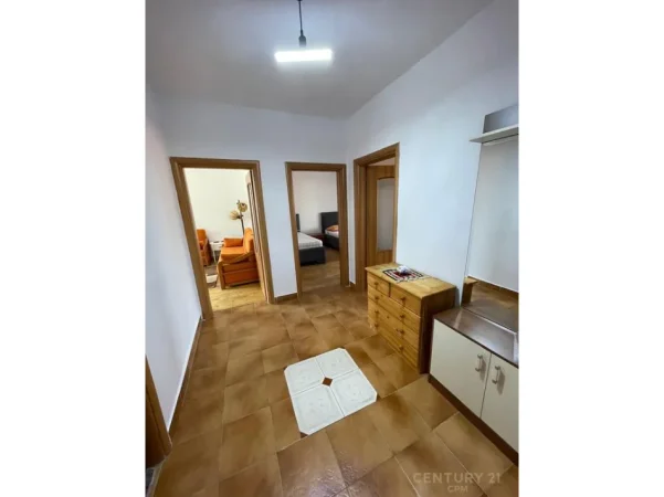 Tirane, jepet me qera apartament 2+1 Kati 4, 80 m² 550 € (rruga Tefta Tashko)