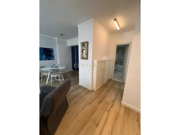 Tirane, jepet me qera apartament 2+1 Kati 5, 110 m² 900 € (rruga Bardhyl)