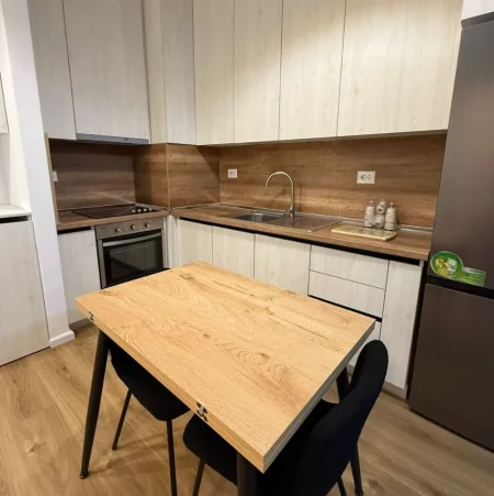 Tirane, jepet me qera 1+1+Ballkon Kati 3, 50 m² 400 € (Kaimi, Ali Demi)