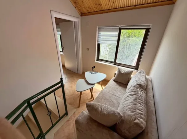 Tirane, jepet me qera Vile 1+1 , 80 m² 420 € (PAZARI I RI)