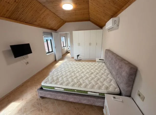 Tirane, jepet me qera Vile 1+1 , 80 m² 420 € (PAZARI I RI)