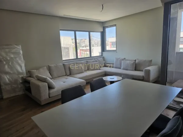 Tirane, jepet me qera apartament 2+1 Kati 3, 131 m² 1.900 € (sauk i vjeter prane liqeni i thate)