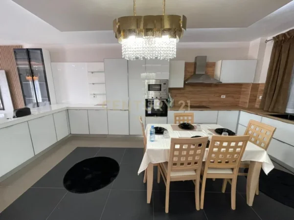 Tirane, jepet me qera Vile 2+1+Ballkon Kati 3, 307 m² 2.500 € (rezidenca Kodra e Diellit)