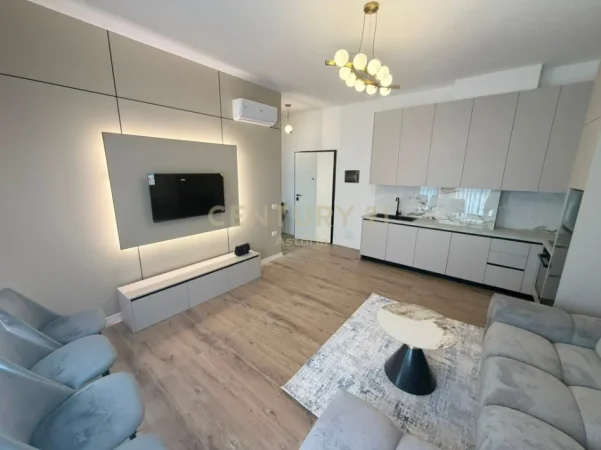 Tirane, jepet me qera apartament 1+1 Kati 9, 61 m² 650 € (rruga 5 Maj)