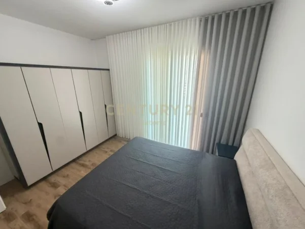 Tirane, jepet me qera apartament 1+1 Kati 9, 61 m² 650 € (rruga 5 Maj)