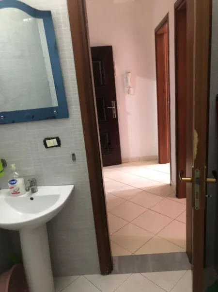 Tirane, jepet me qera apartament 1+1 Kati 6, 70 m² 400 € (ASTIR)