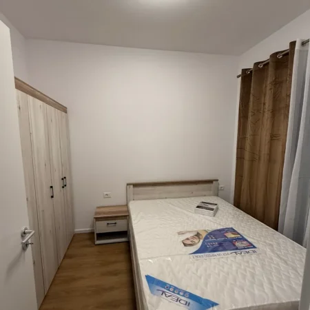 Tirane, jepet me qera apartament 1+1+Ballkon , 55 m² 400 € (Ali Demi)