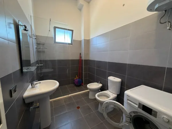 Tirane, jepet me qera apartament 1+1 Kati 2, (sauk)