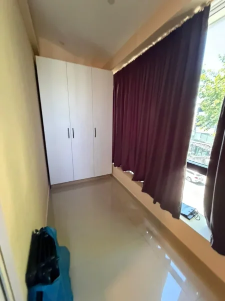 Tirane, jepet me qera apartament 1+1 Kati 2, (sauk)