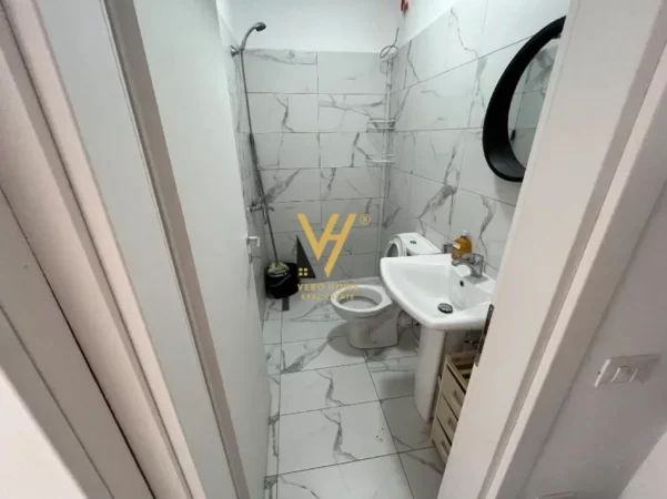Tirane, jepet me qera apartament 1+1+Ballkon Kati 7, 45 m² 420 € (QSUT)
