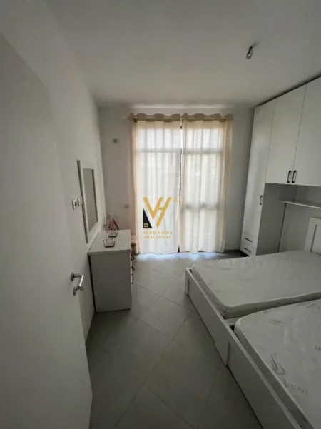 Tirane, jepet me qera apartament 1+1+Ballkon Kati 7, 45 m² 420 € (QSUT)