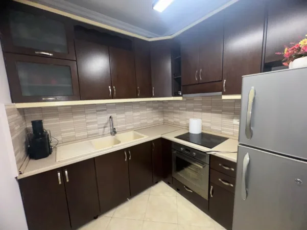 Tirane, shitet apartament 3+1+Ballkon Kati 2, 149 m² 310.000 € (Rrethi i Selites)