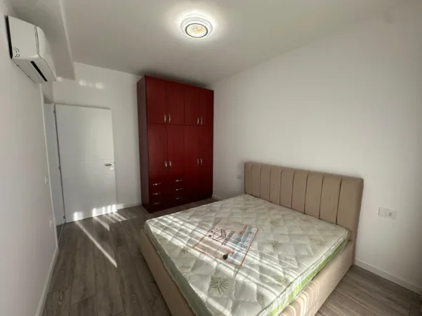 Tirane, jepet me qera apartament 1+1+Ballkon Kati 2, 66 m² 500 € (Rruga Sokrat Miho)