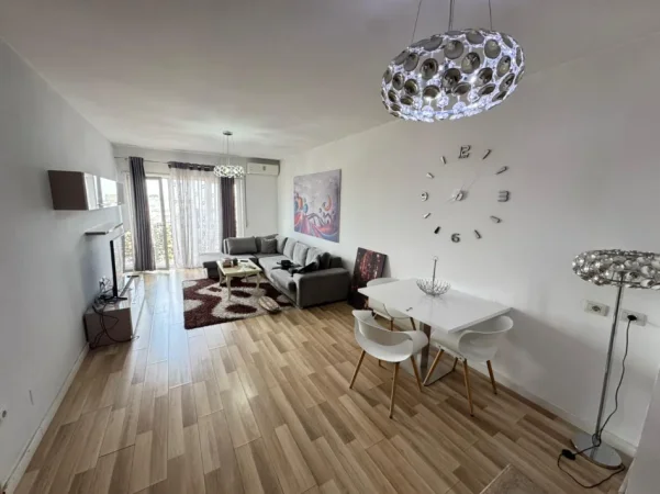 Tirane, jepet me qera apartament 1+1 Kati 9, 600 € (don bosko)