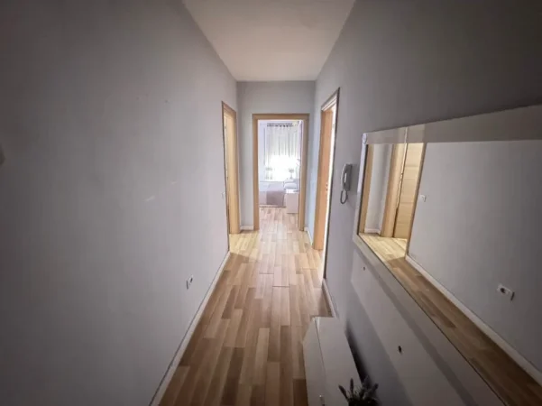 Tirane, jepet me qera apartament 1+1 Kati 9, 600 € (don bosko)