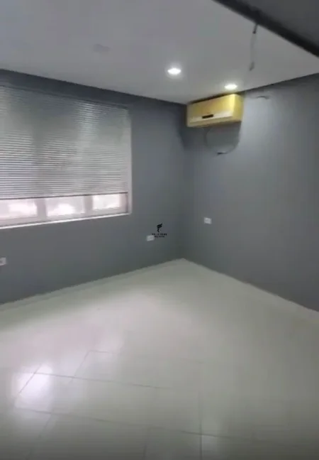 Tirane, jepet me qera zyre Kati 1, 80 m² 500 € (21 DHJETORI)