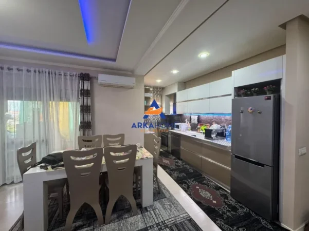 Tirane, shitet apartament 3+1+Ballkon Kati 4, 155 m² 250.000 € 