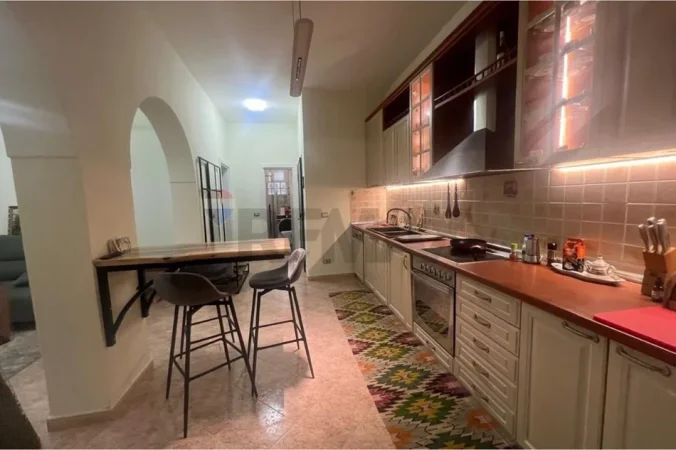 Tirane, jepet me qera 3+1 , 94 m² 750 € (Komuna e Parisit)