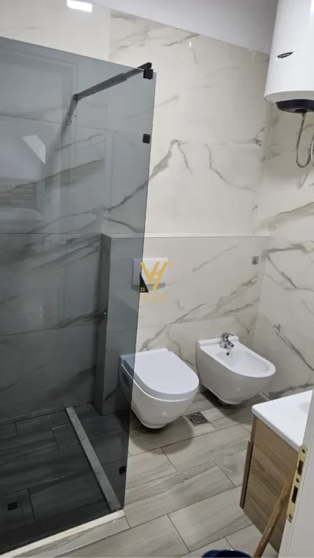 Tirane, jepet me qera apartament 1+1+Ballkon Kati 6, 50 m² 420 € (LIQENI I THATE)