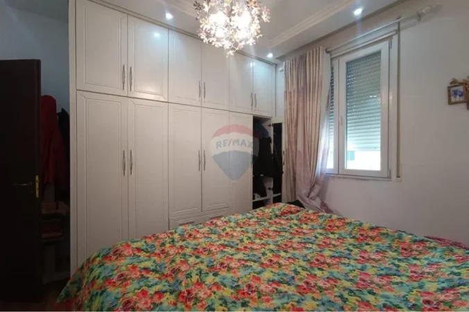 shitet apartament 2+1+Ballkon , 106 m² 220.000 € (5 maj)